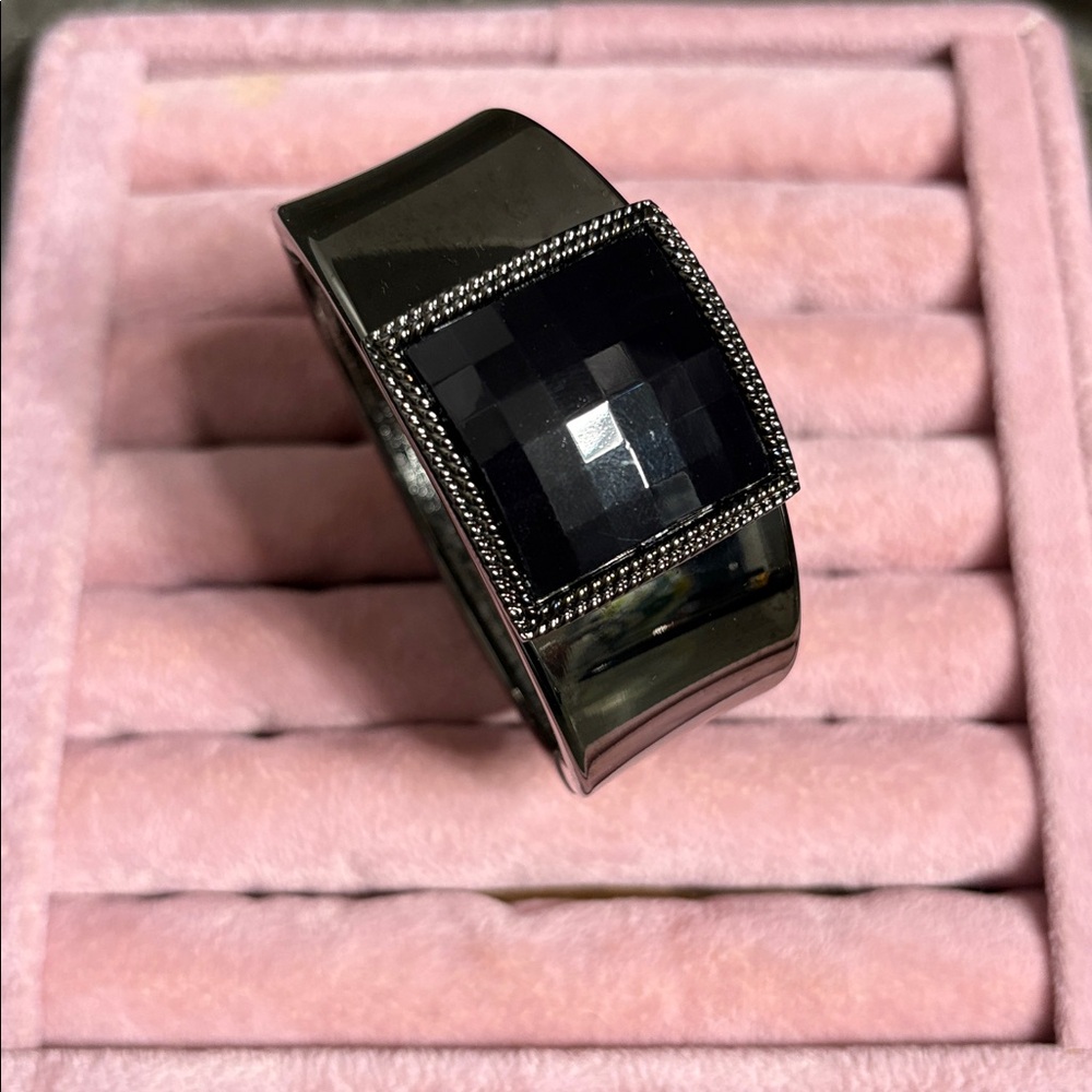 Black Faceted Square Bracelet